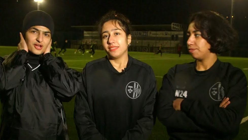 Tre giovani calciatrici fuggite dall’Afghanistan ospiti di Conversazioni sul futuro