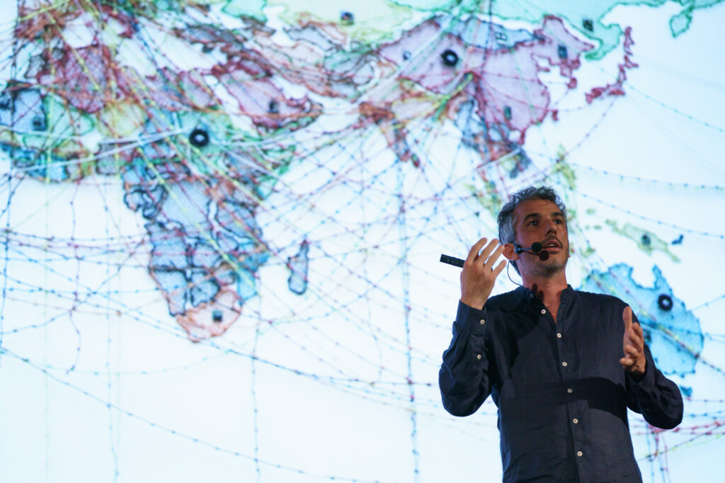 Luca De Biase, Marco Cattaneo e Gabriele Del Grande per l’anteprima di Conversazioni sul futuro