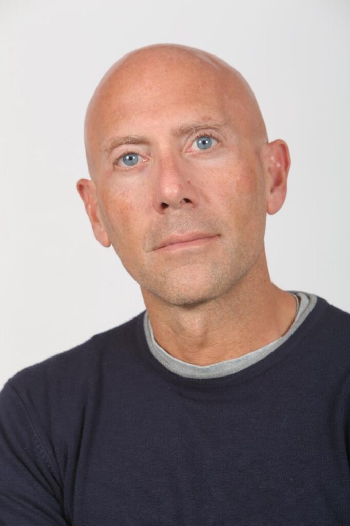 Tutti i santi aiutano di Andrea Morrone a Lecce