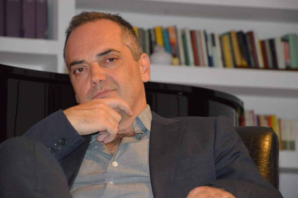 Peppe Leccese con l’esordio Terra Terra a Lecce per Nel Frattempo